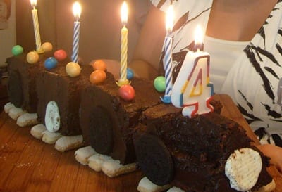 Le Train Gateau D Anniversaire De Rayan Amour De Cuisine Le Train Gateau D Anniversaire De Rayan Amour De Cuisine