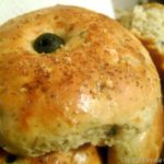 pain olives et herbes