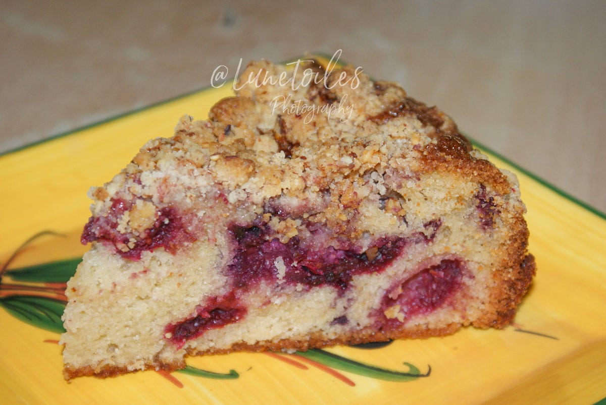 Croquemitoufle aux cerises : gâteau moelleux et crumble aux amandes