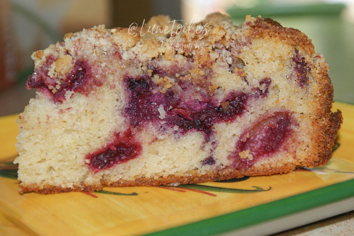 Croquemitoufle aux cerises : gâteau moelleux et crumble aux amandes