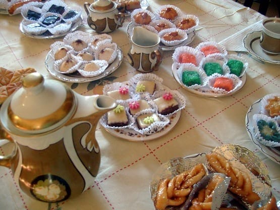 ma table de l'aid et ces gateaux 2010