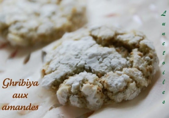 Ghoriba aux amandes et sésames recette de Choumicha