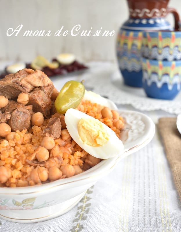 chekhchoukha constantinoise, chakhchoukhat dfer de constantine, chakhchoukha à l'agneau sauce rouge avec des pois chiche et oeufs durs