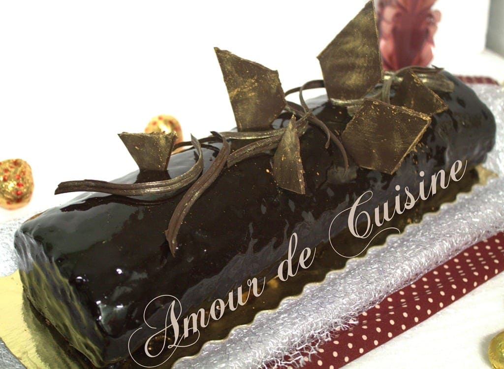 bûche génoise au glaçage miroir chocolat