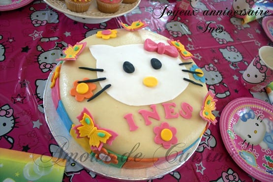 gateau d'anniversaire Hello Kitty