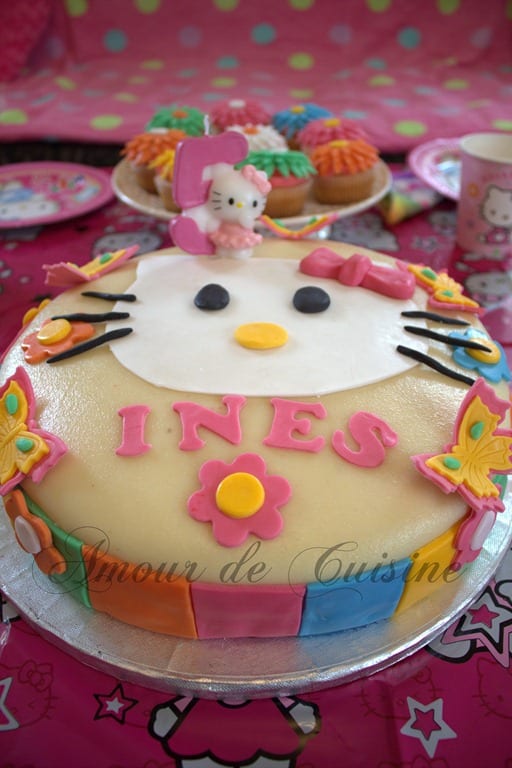 gateau d’anniversaire Hello Kitty