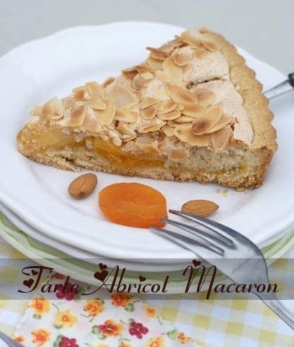 Tarte-abricot-macaron-2-copie-1.JPG