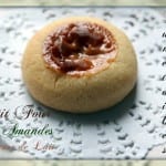 petits fours aux amandes et confiture de lait (bredele)