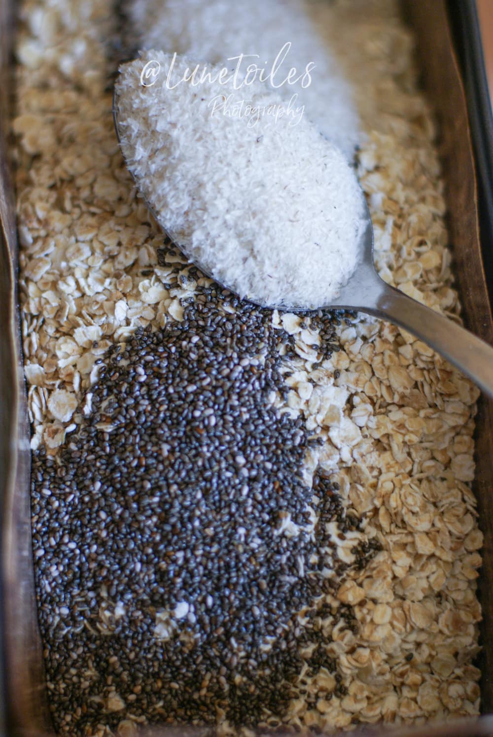 graines de chia pour le pain aux flocons d'avoine