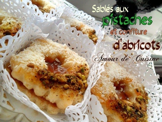 sablés aux pistaches et confiture d’abricots