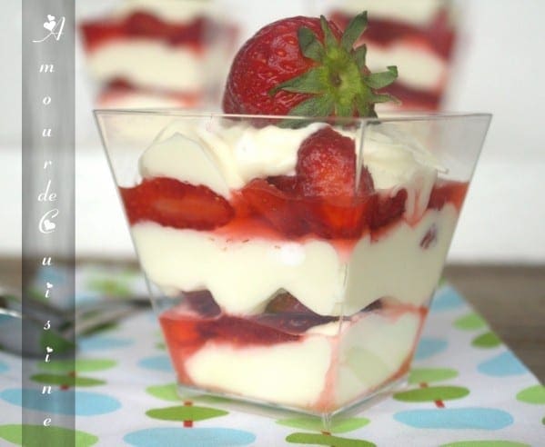 dessert aux fraises comme un tiramisu aux fraises