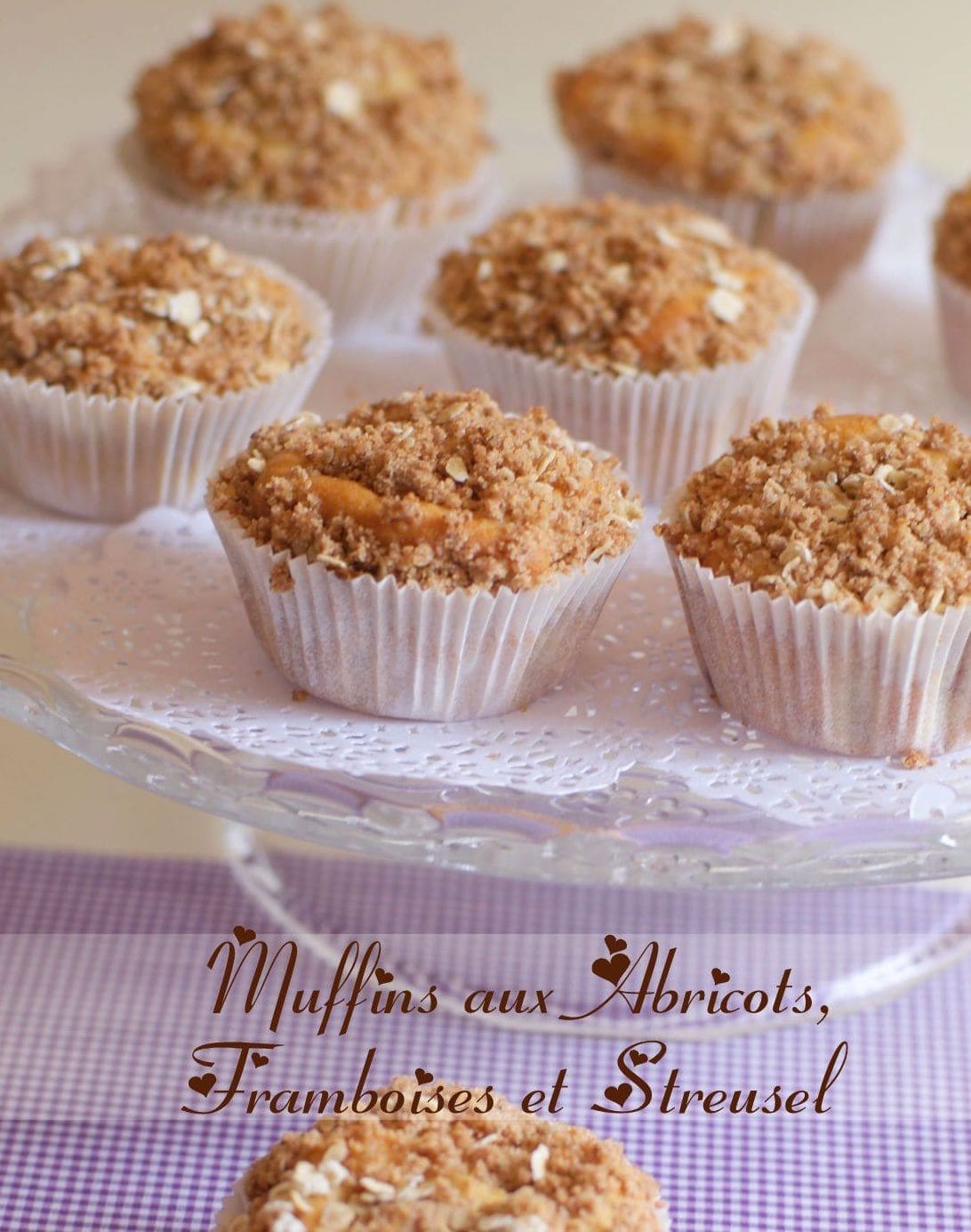 muffins aux framboises, abricots et streusel.