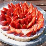 tarte a la fraise sur dacquoise aux amandes et citron