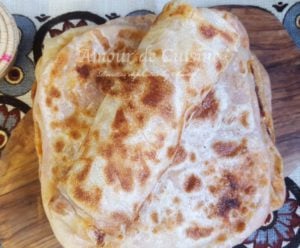 Msemens farcis au thon et tchoutchouka