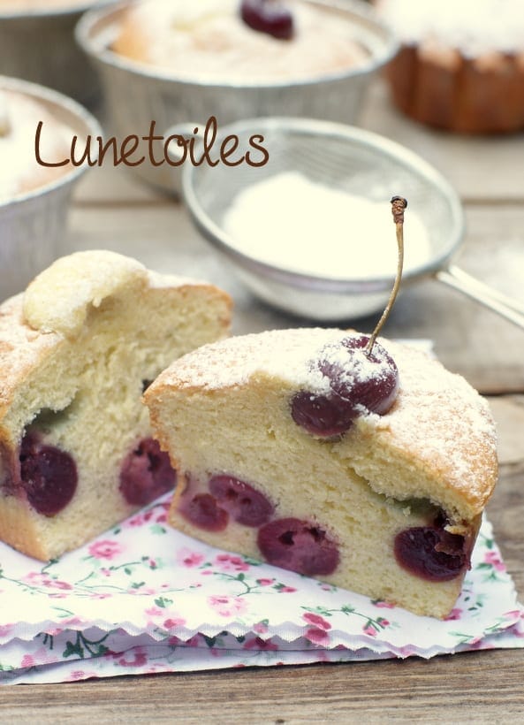 Gâteaux manqués au citron et cerises