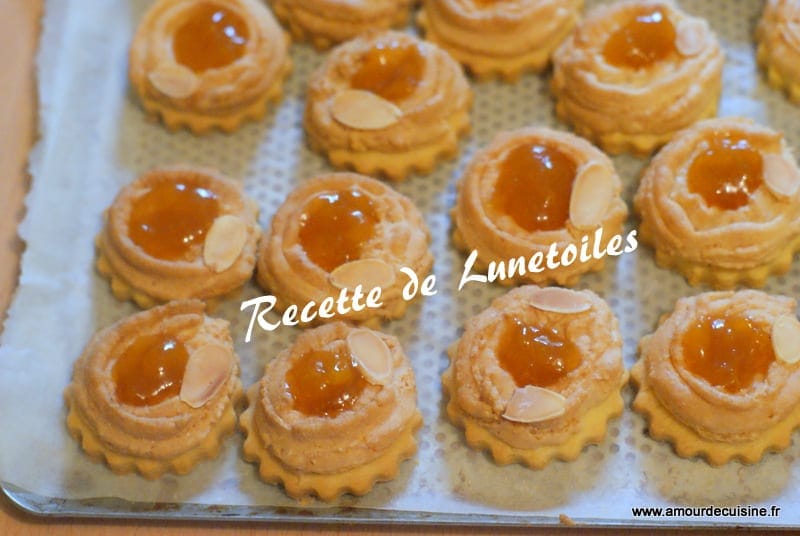 sablés a la confiture et garniture aux amandes