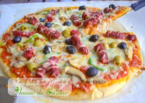 pizza reine à la merguez