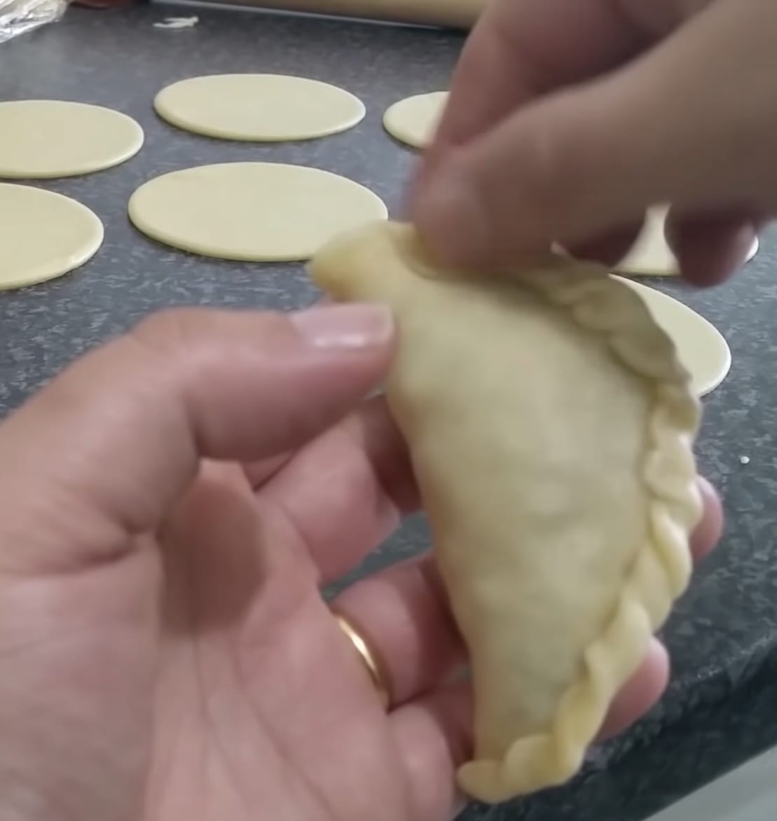 renfermer la coca ou les empanadas ou les chaussons