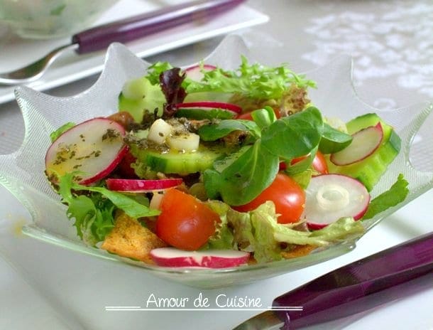 fattouche: salade libanaise au pain grillé