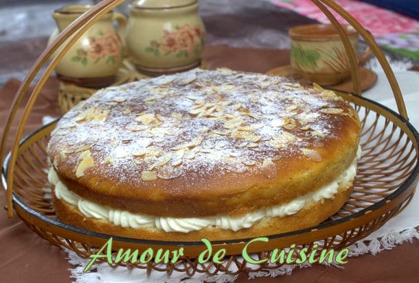 la tarte tropezienne ou la brioche fourree à la creme mousseline.