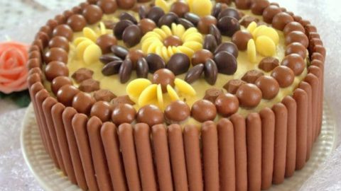 Gateau D Anniversaire Facile Aux Bonbons Chocolat Amour De Cuisine Gateau D Anniversaire Facile Aux Bonbons Chocolat Amour De Cuisine