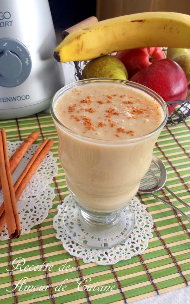 smoothie banane et jus de pomme