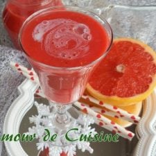 Smoothie framboises pamplemousse