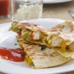 quesadillas au poulet et poivrons