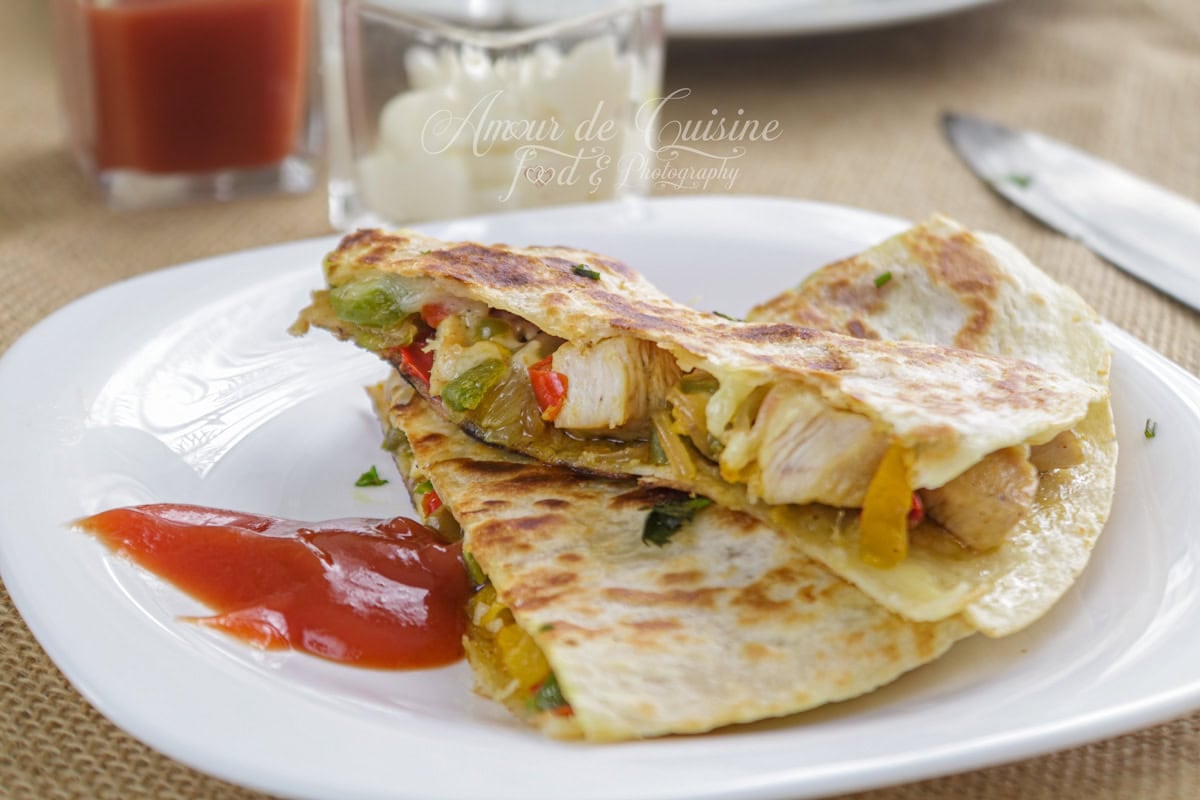 quesadillas au poulet et poivrons