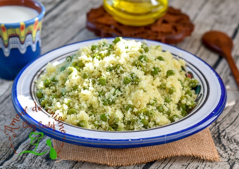 mesfouf jelbana ou couscous aux petits pois à l'huile d'olive
