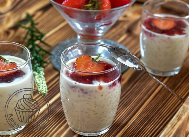 riz au lait à la sauce aux fraises