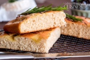 Focaccia au romarin et oignon