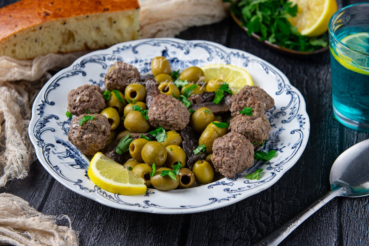 tajine de viande hachée aux olives