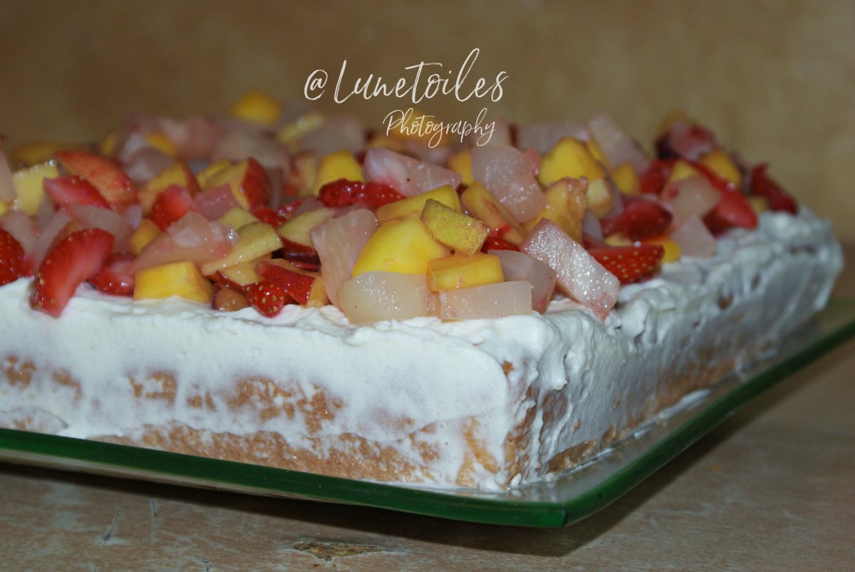 tres leches Cake a la chantilly et fruits