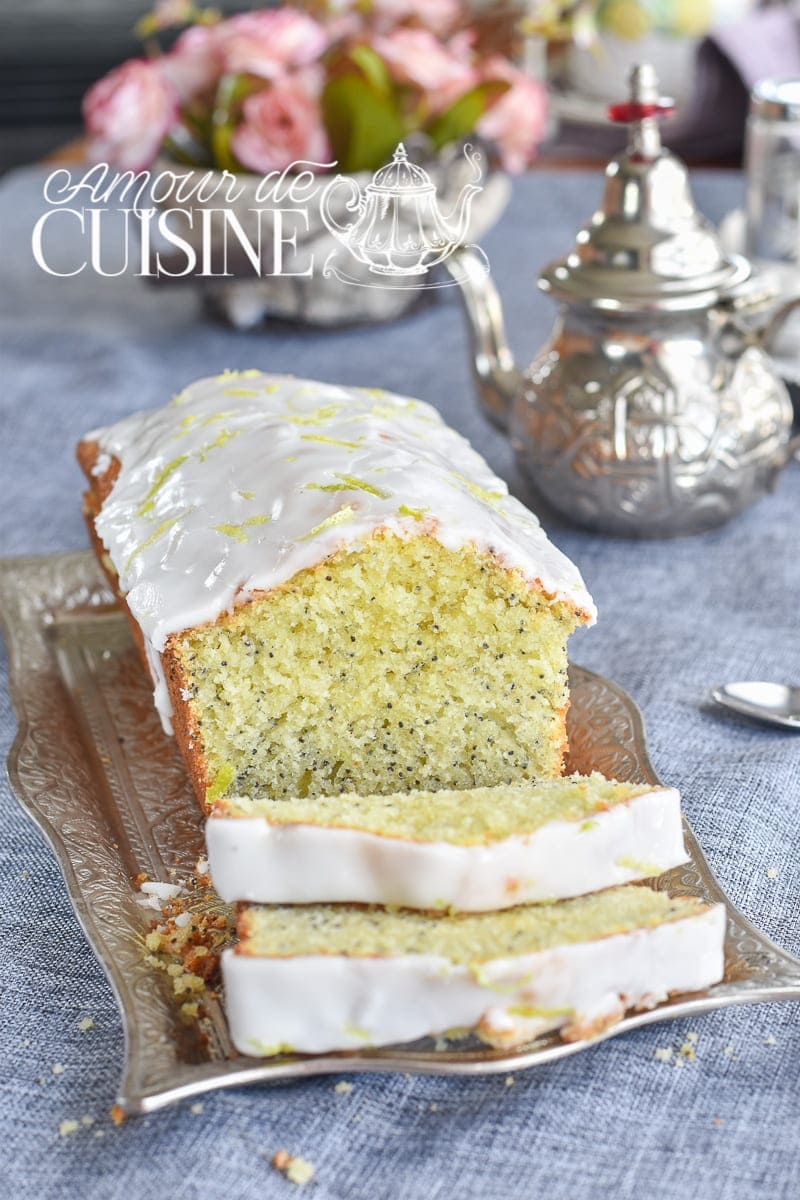 cake citron et pavot d'une texture parfaite et moelleuse et son glaçage au citron bien genereux