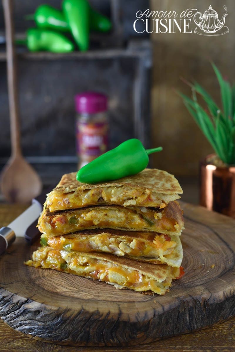 quesadillas au poulet et fromage, sandwich mexicain