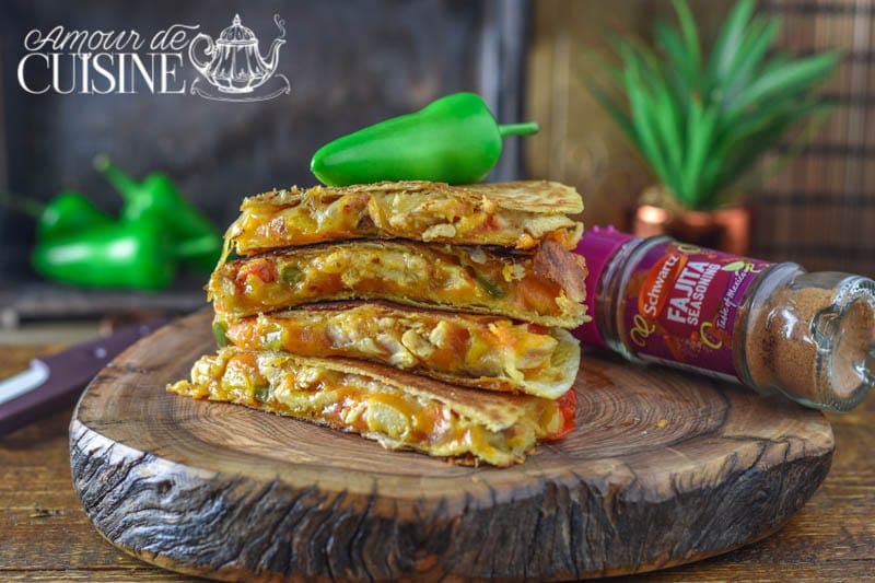 quesadillas au poulet et fromage, sandwich mexicain