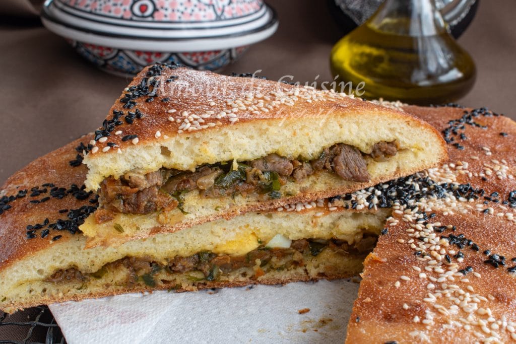 Tourte à la viande façon medfouna : pain farci traditionnel marocain