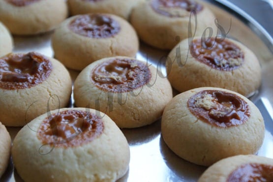 petits fours aux amandes et confiture de lait (bredele)