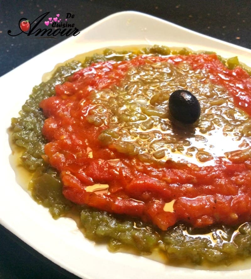 salade de poivrons grillés et piments grillés en sauce tomate