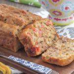 cake salé au thon et tomates