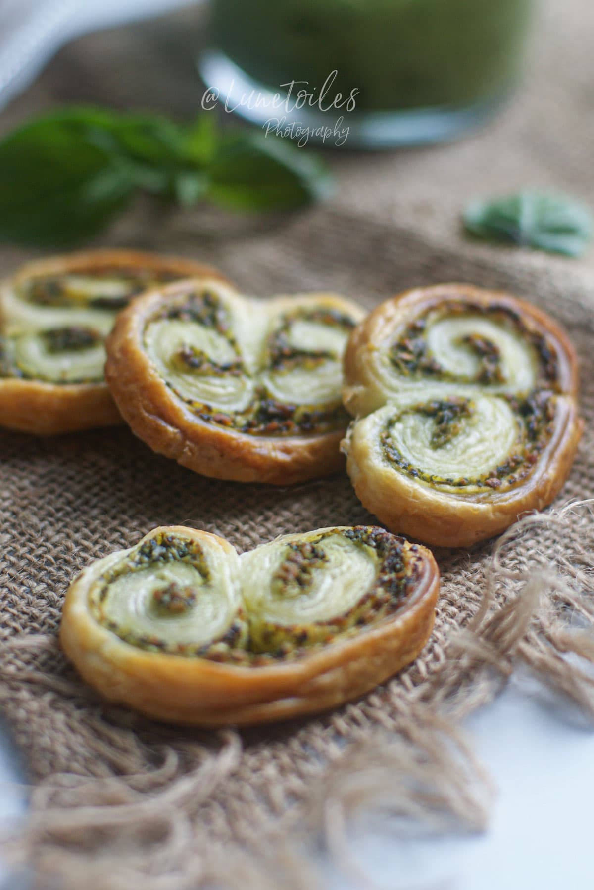 palmiers apéritifs au pesto croustillants en pâte feuilletée