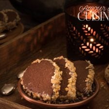 les biscuits russes aux cacahuètes et crème au beurre