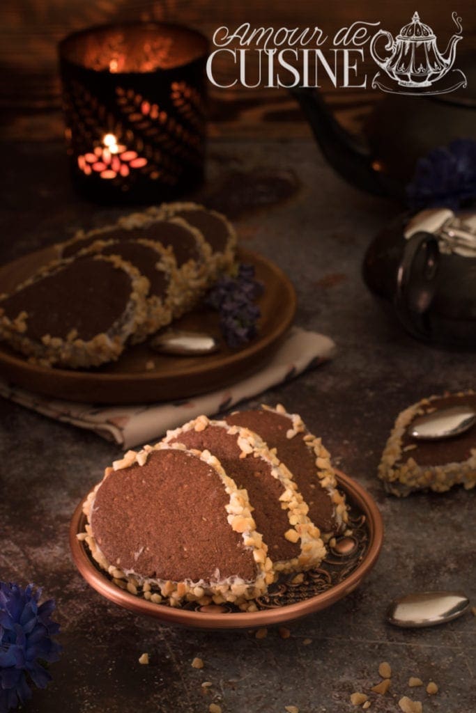 les biscuits russes aux cacahuètes et crème au beurre