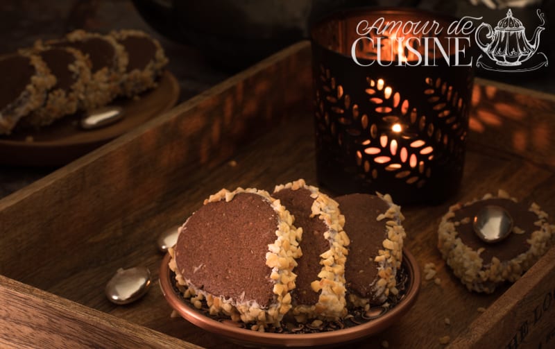 les biscuits russes aux cacahuètes et crème au beurre