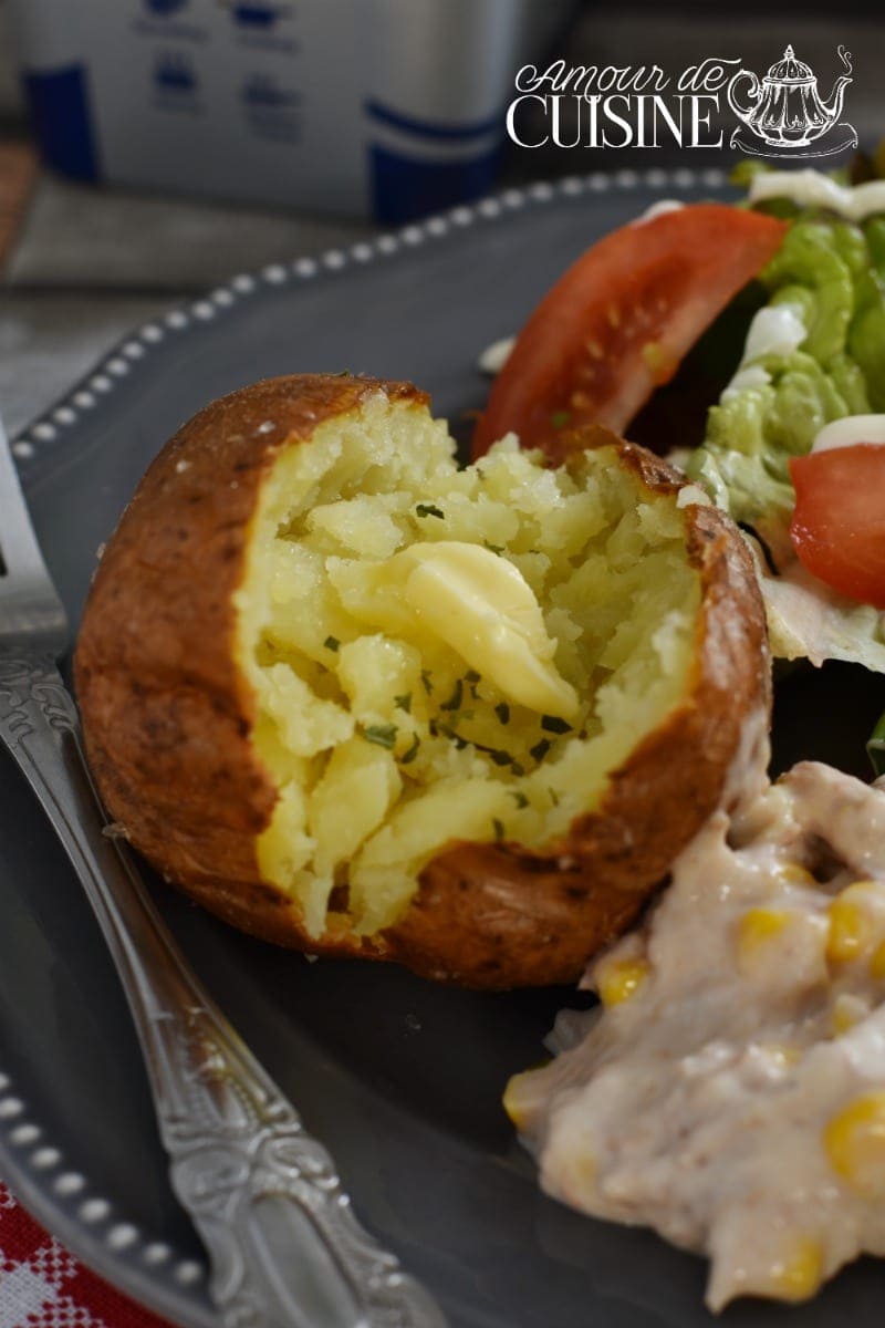 pommes de terre à la friteuse à air, pomme de terre à la robe des champs