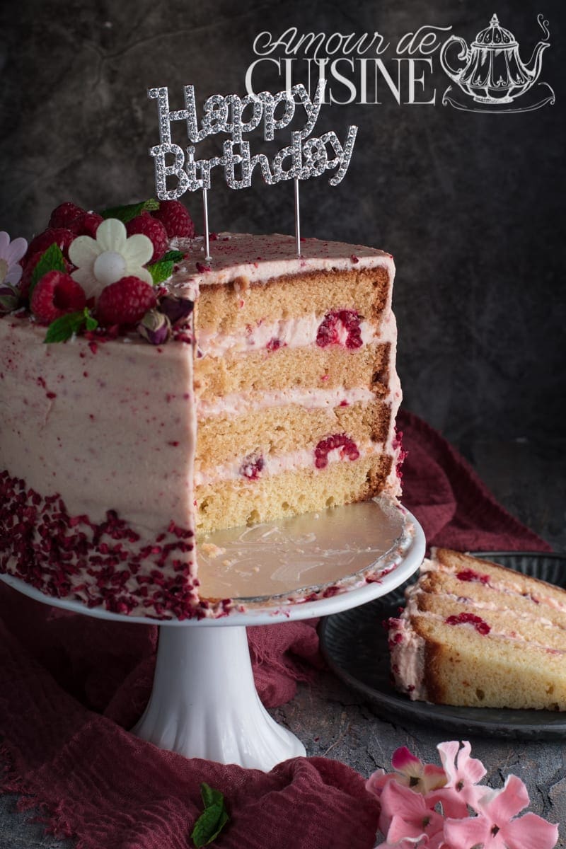 Le Layer Cake Gateau D Anniversaire A Etages Amour De Cuisine