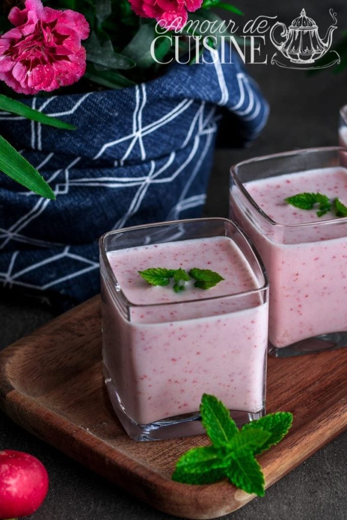 Soupe froide aux radis roses