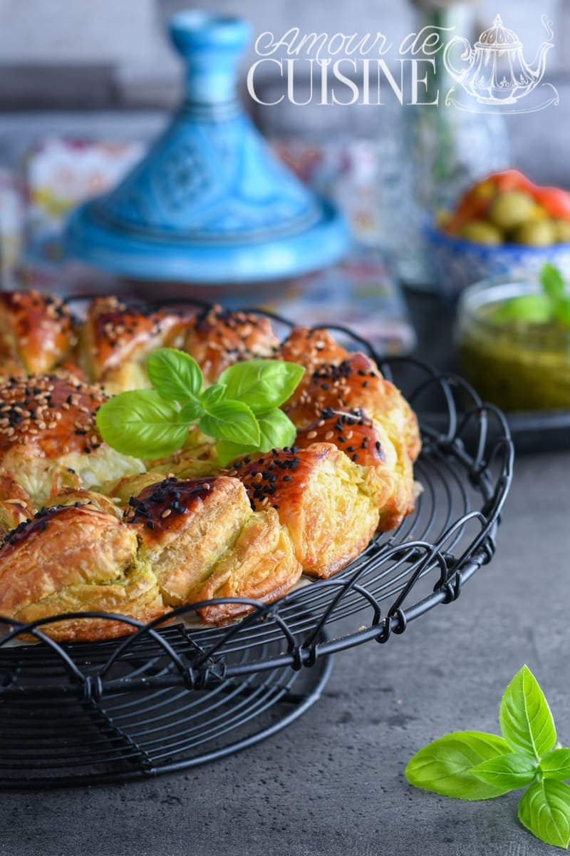 tarte soleil au pesto, pull apart tart