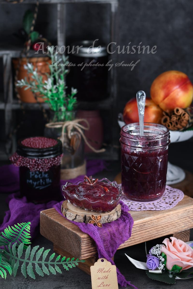 Confiture de pêches et myrtilles